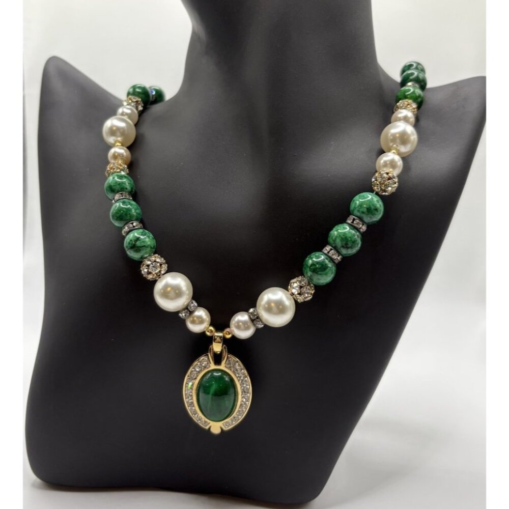 Vintage Faux Malachite/Jadite & Pearl Beaded Necklace With Pendant Unmarked